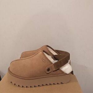 Discontinued UGG Lanah Platforms in Chestnut NIB Sz 10